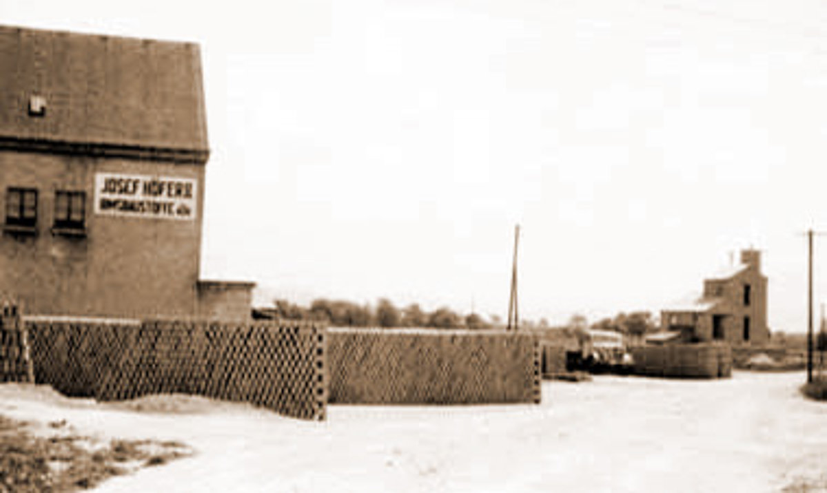 Alte Aufnahme des Unternehmensgebäudes Anfang der 1950er-Jahre