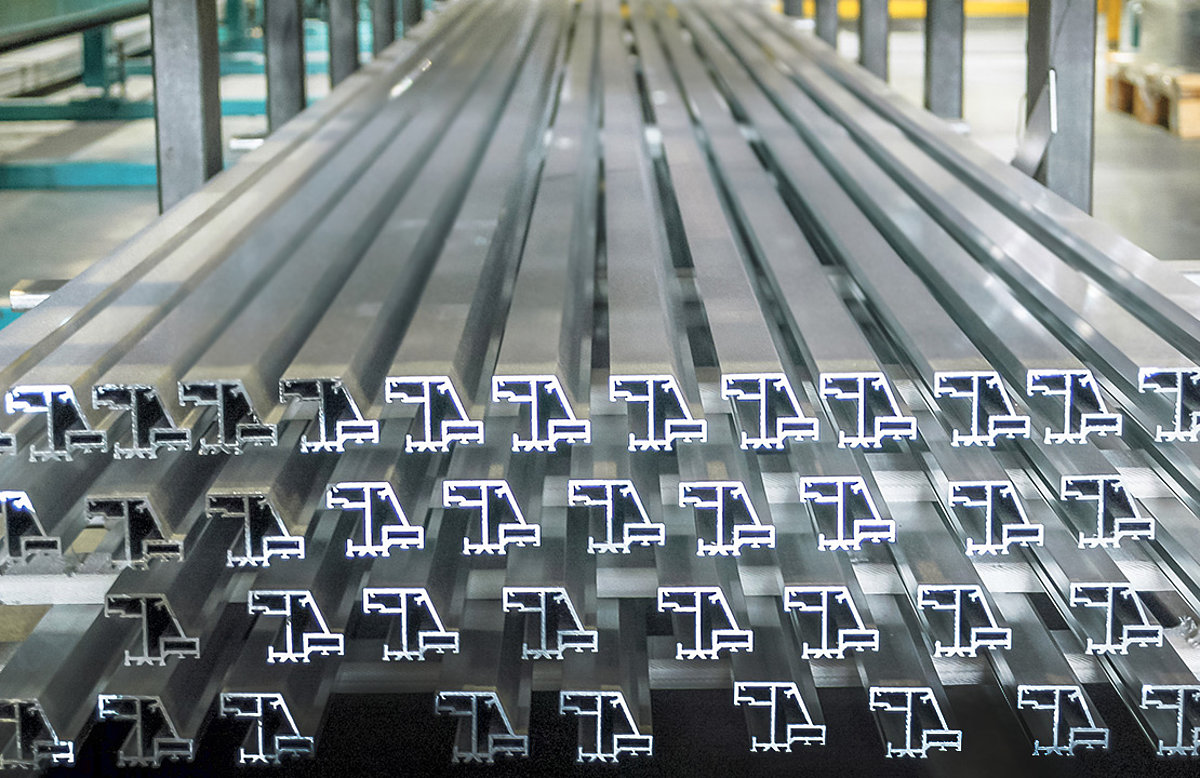 Demanding series production orders are no problem for our profile finishing unit.